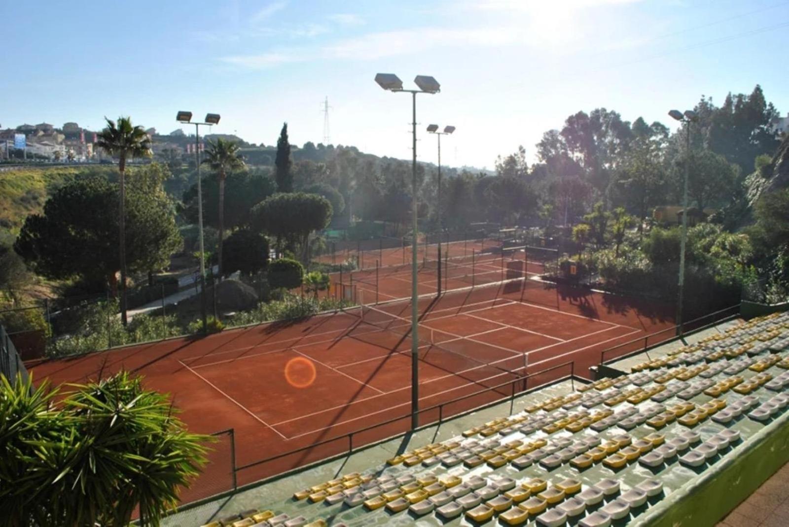 Lovely Two Bedroom Calahonda - 475 Meter From The *
