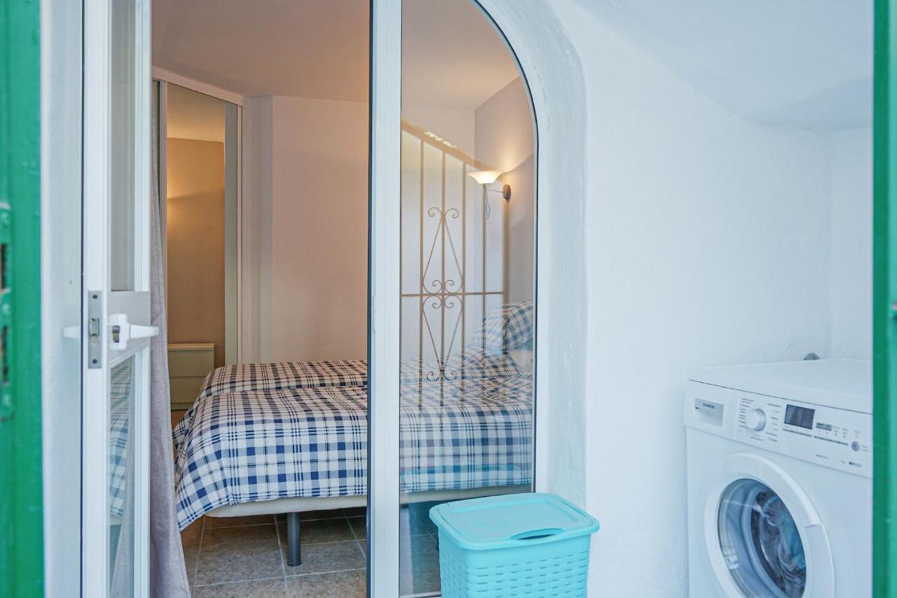 Lovely Two Bedroom Calahonda - 475 Meter From The *