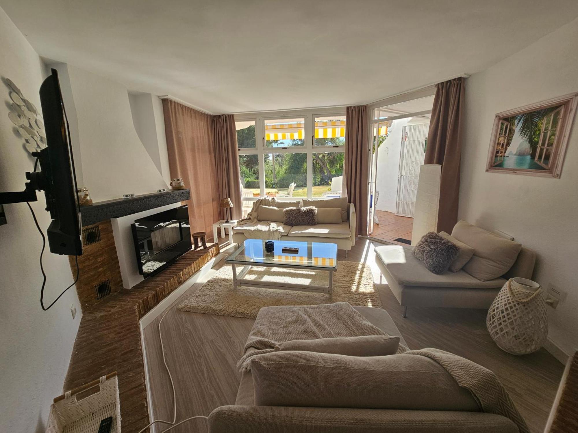 Lovely Two Bedroom Calahonda - 475 Meter From The * Sitio de Calahonda