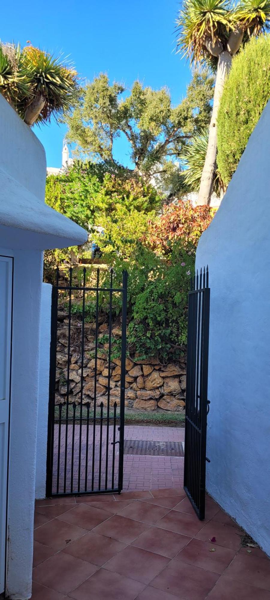 Lovely Two Bedroom Calahonda - 475 Meter From The