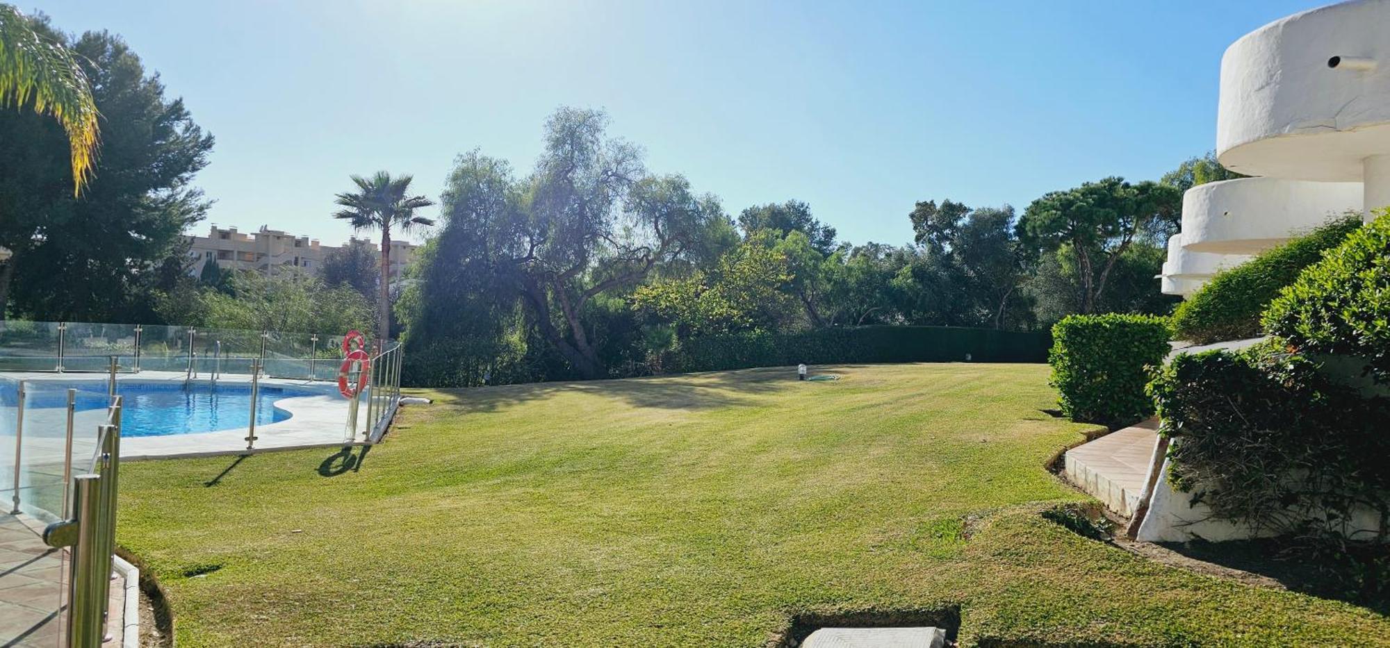 Apartment Lovely Two Bedroom Calahonda - 475 Meter From The Sitio de Calahonda